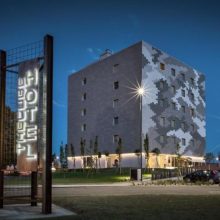 Hotel The Cube Fidenza Εξωτερικό φωτογραφία