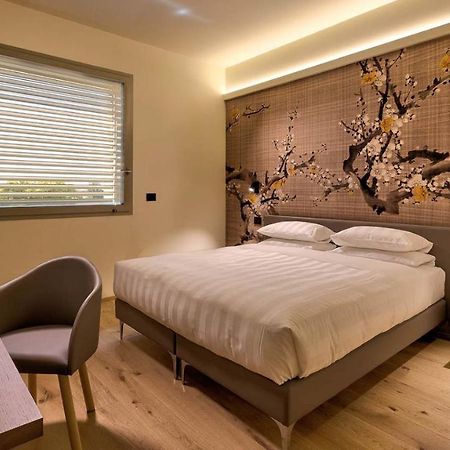Hotel The Cube Fidenza Εξωτερικό φωτογραφία