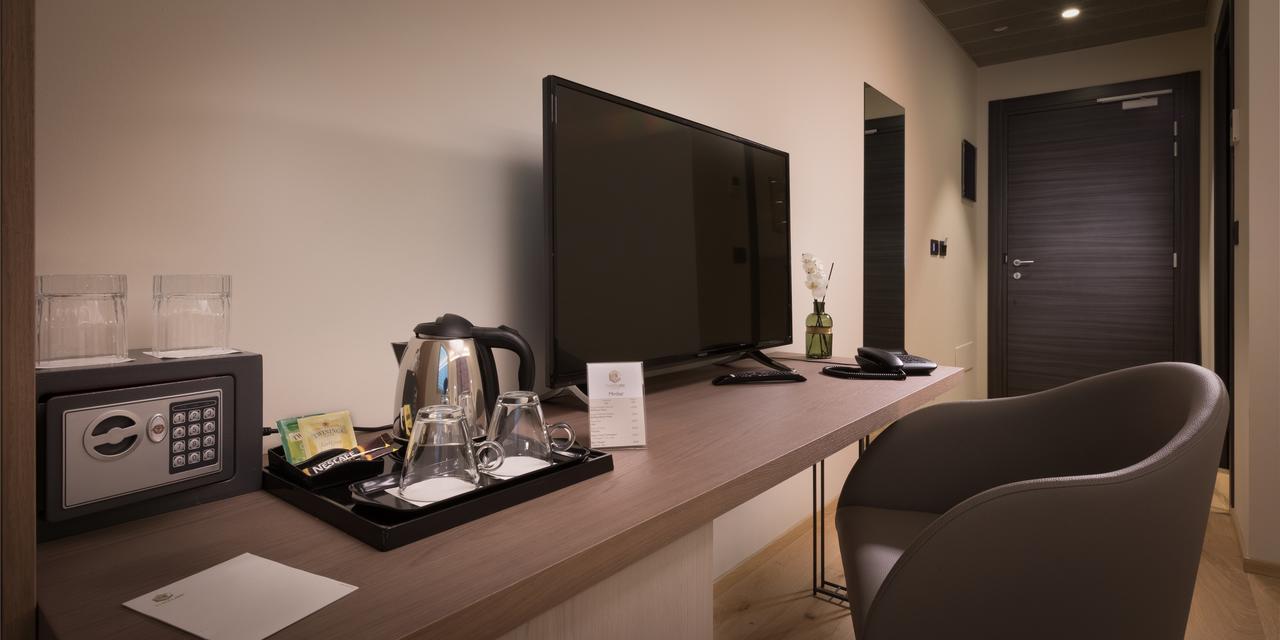 Hotel The Cube Fidenza Εξωτερικό φωτογραφία