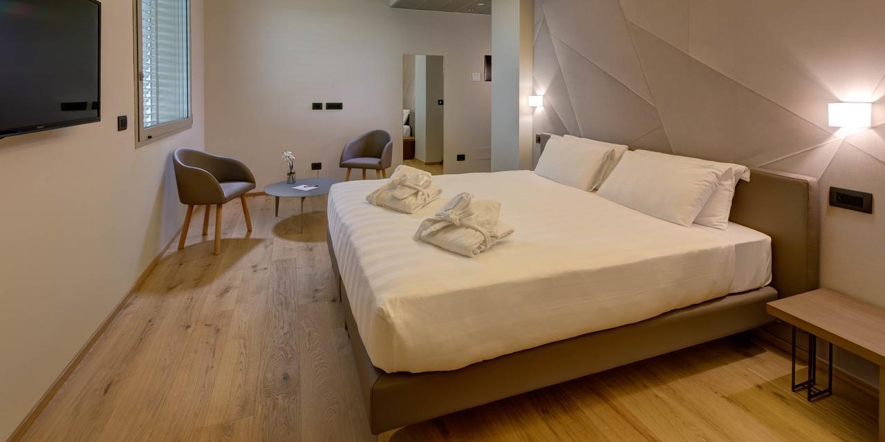Hotel The Cube Fidenza Εξωτερικό φωτογραφία