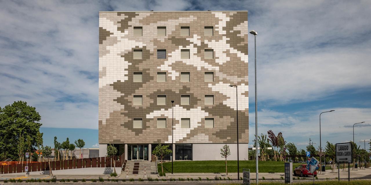 Hotel The Cube Fidenza Εξωτερικό φωτογραφία