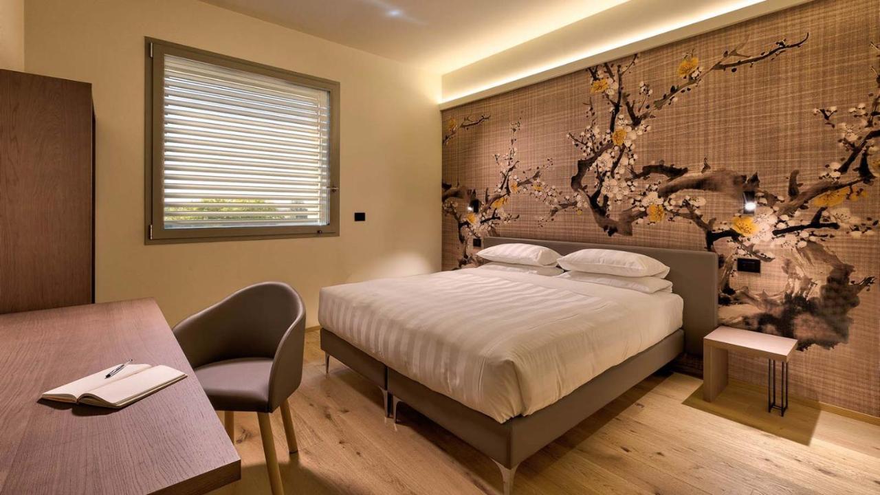 Hotel The Cube Fidenza Εξωτερικό φωτογραφία