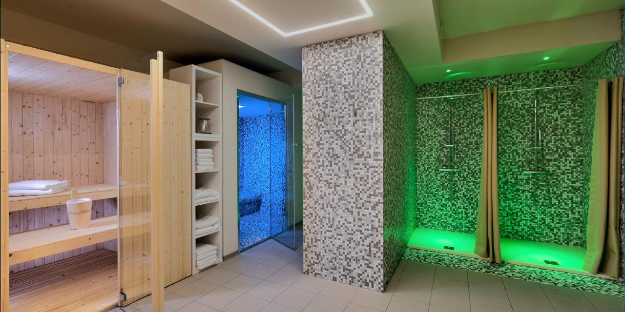 Hotel The Cube Fidenza Εξωτερικό φωτογραφία