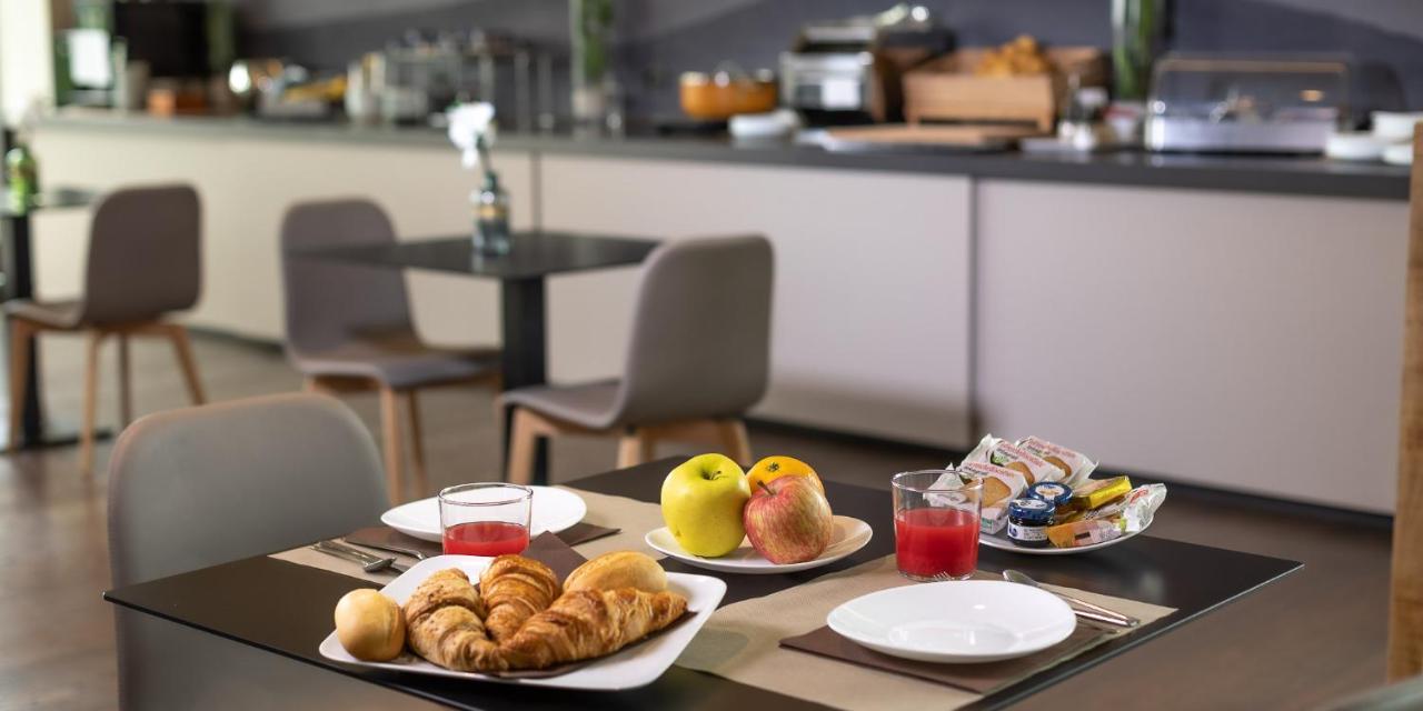 Hotel The Cube Fidenza Εξωτερικό φωτογραφία