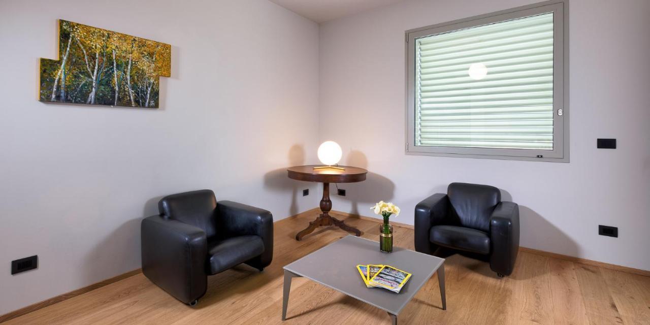 Hotel The Cube Fidenza Εξωτερικό φωτογραφία