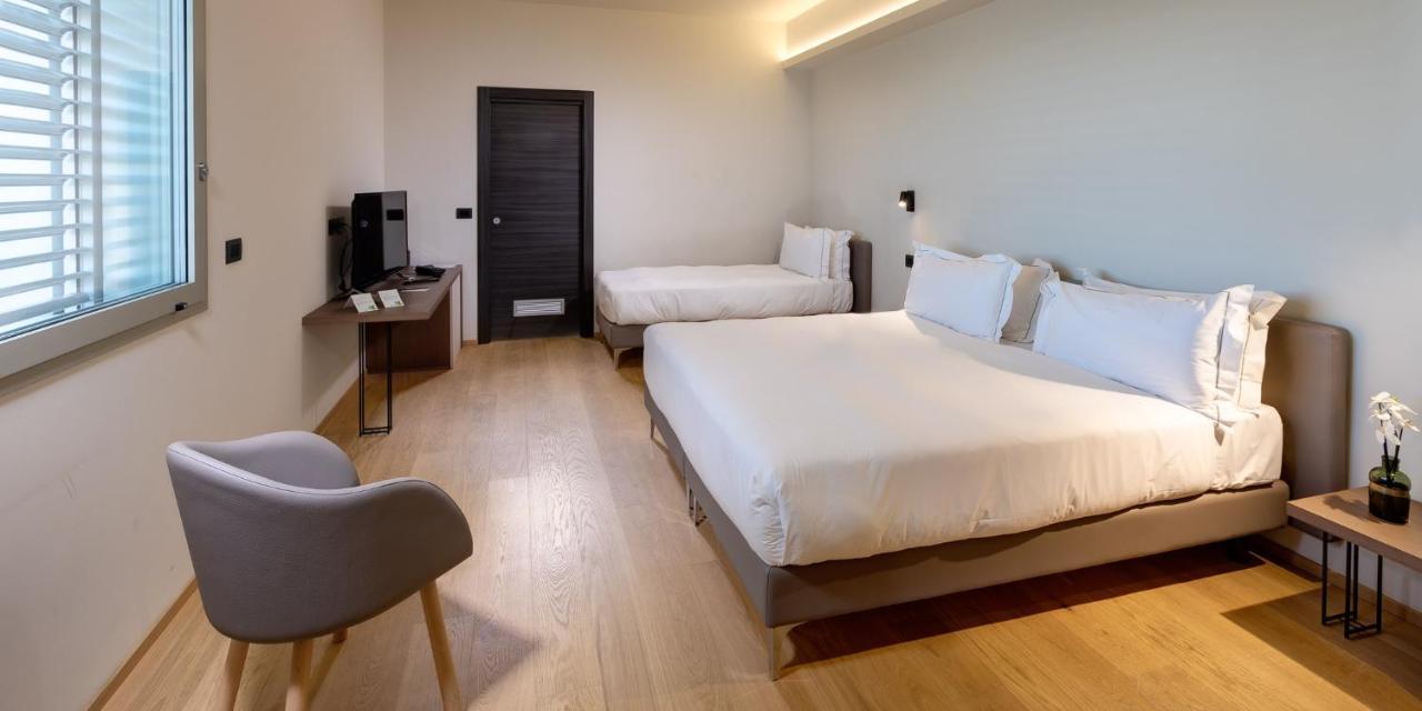 Hotel The Cube Fidenza Εξωτερικό φωτογραφία